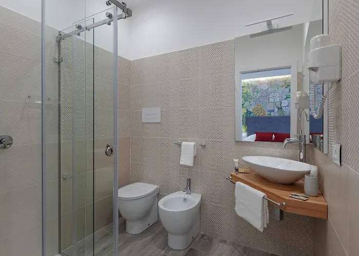 Zaararooms 게스트하우스 산비토로카포