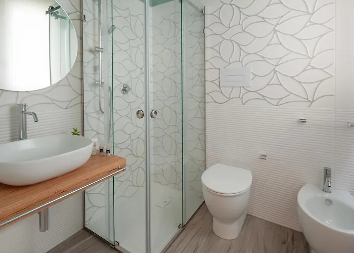 Zaararooms 게스트하우스 산비토로카포